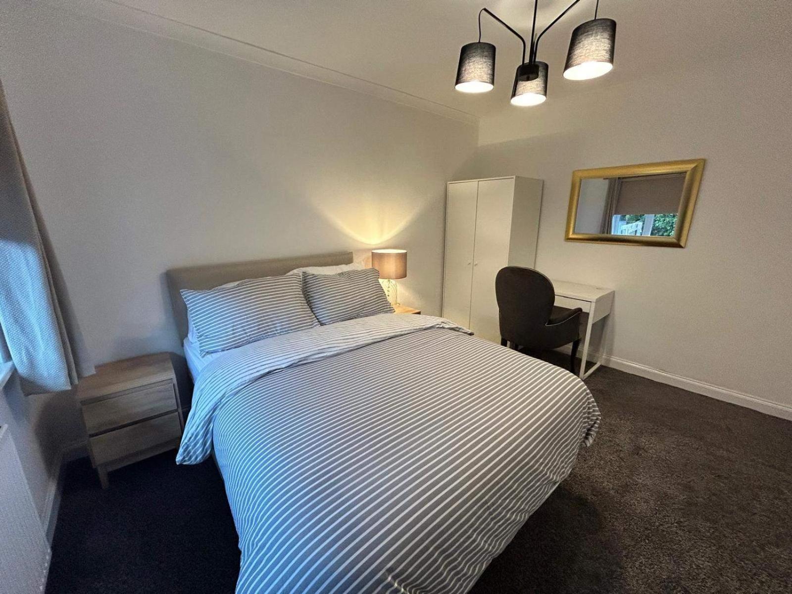 Cosy 3-bed Retreat - Garden Parking & Bbq