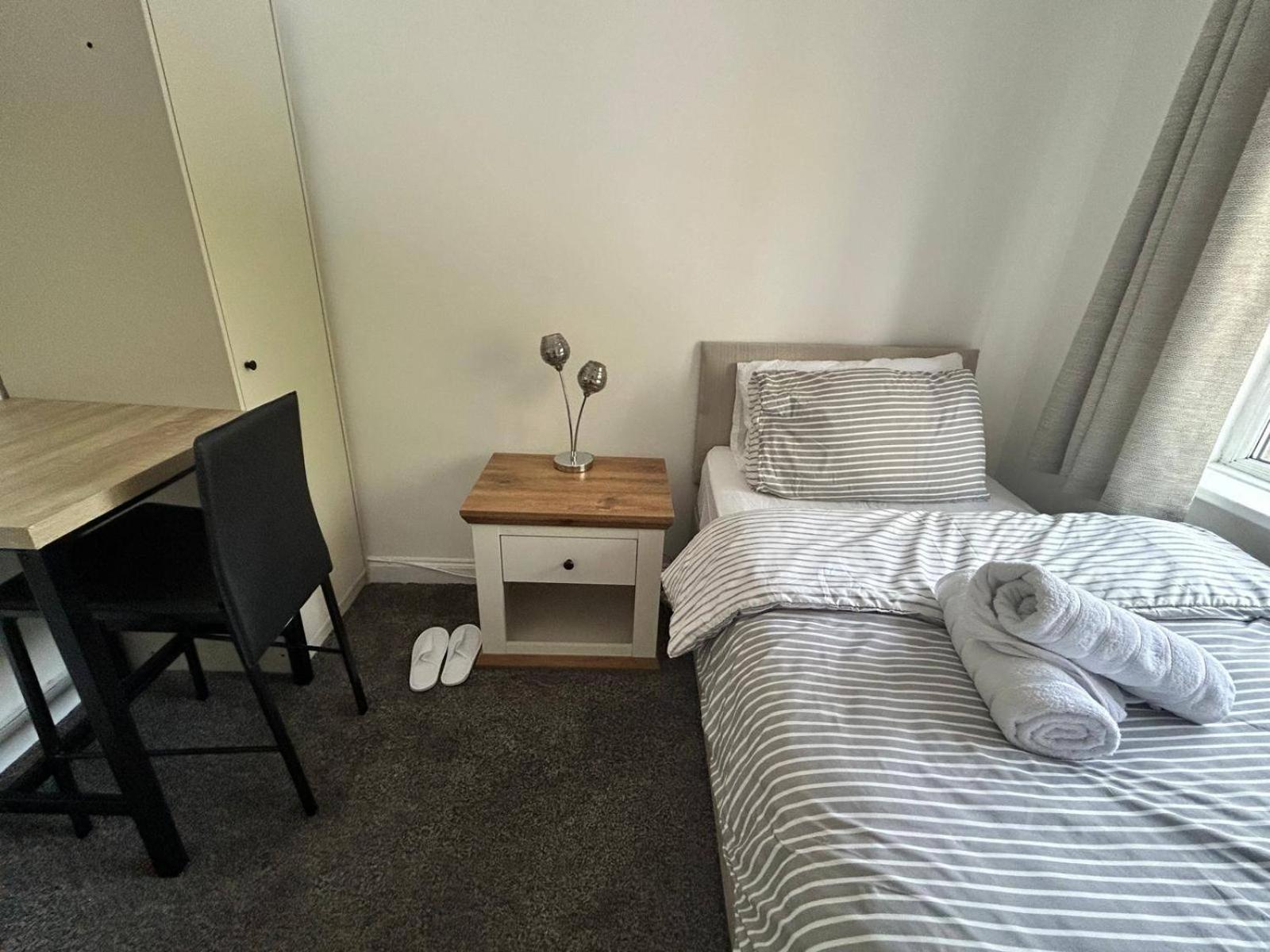 Cosy 3-bed Retreat - Garden Parking & Bbq * Birmingham