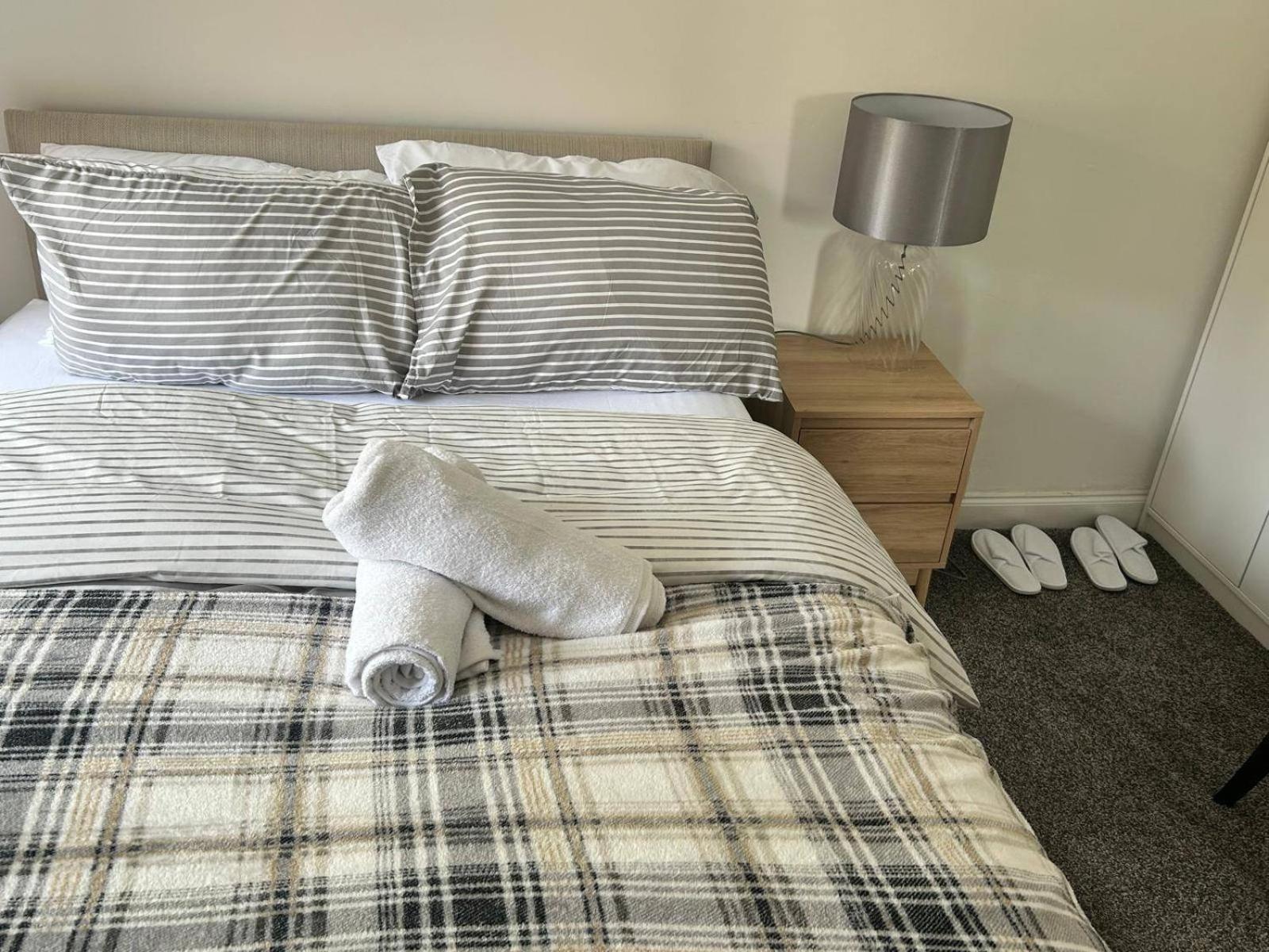 Holiday home Cosy 3-bed Retreat - Garden Parking & Bbq *